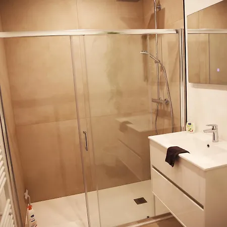 Le 118 Guillemins, Avec Parking アパート リエージュ